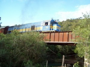 Ferrocarril en puentered